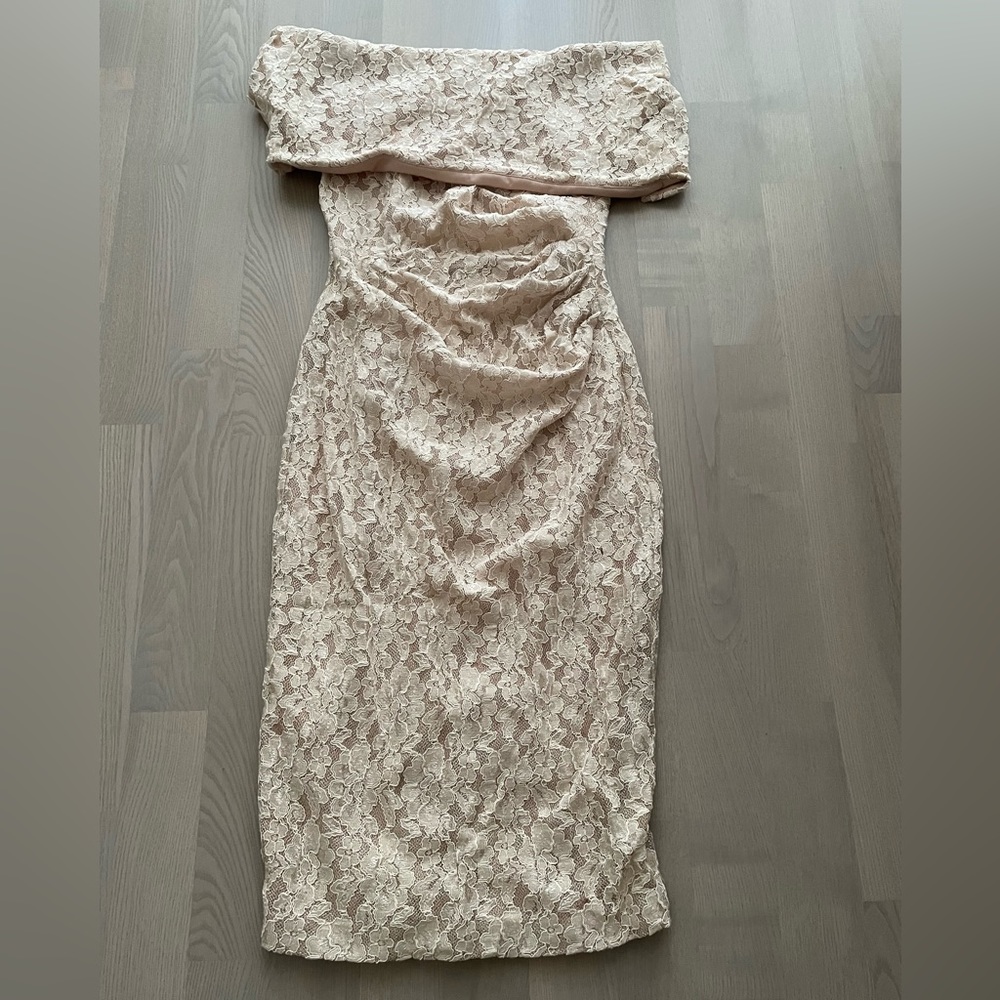 Vince Camuto Strapless Off the Shoulder Champagne Lace Midi Dress